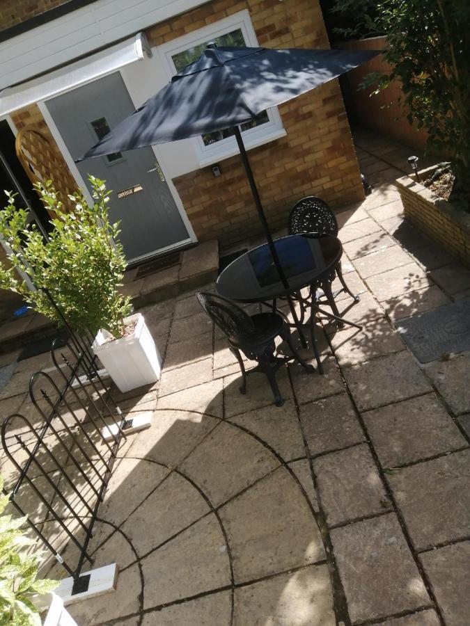 Appartamento Quest Fulfiller - Near General Hospital, Free Parking & Garden Southampton Esterno foto